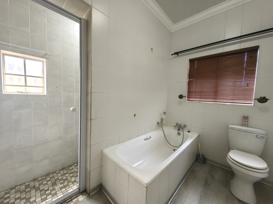 3 Bedroom Property for Sale in Protea Park North West